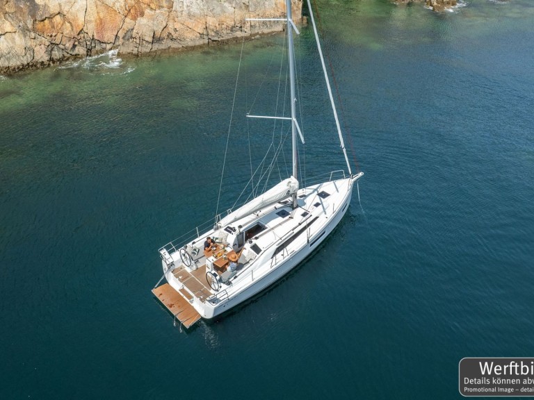 Yacht hire Pula cheap Oceanis 37.1