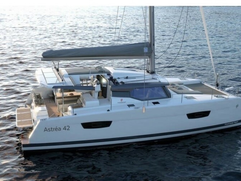 Catamaran hire in Le Marin - Fountaine Pajot ASTREA 42 (4 CAB + 2 / 4 SDB)