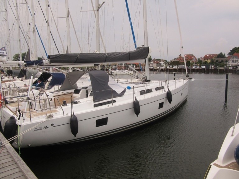 Yacht hire Saltsjö Pir Marina cheap Hanse 458