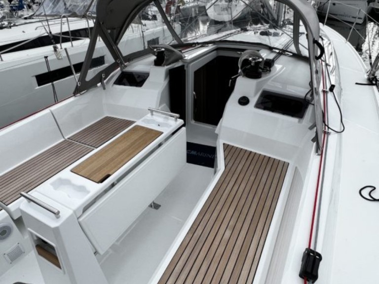 Yacht charter Arzon - Bénéteau OCEANIS 34 QR on SamBoat
