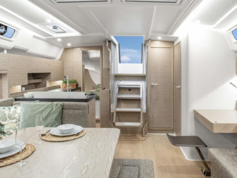 Charter a Hanse Hanse 458 in Arzon on Samboat