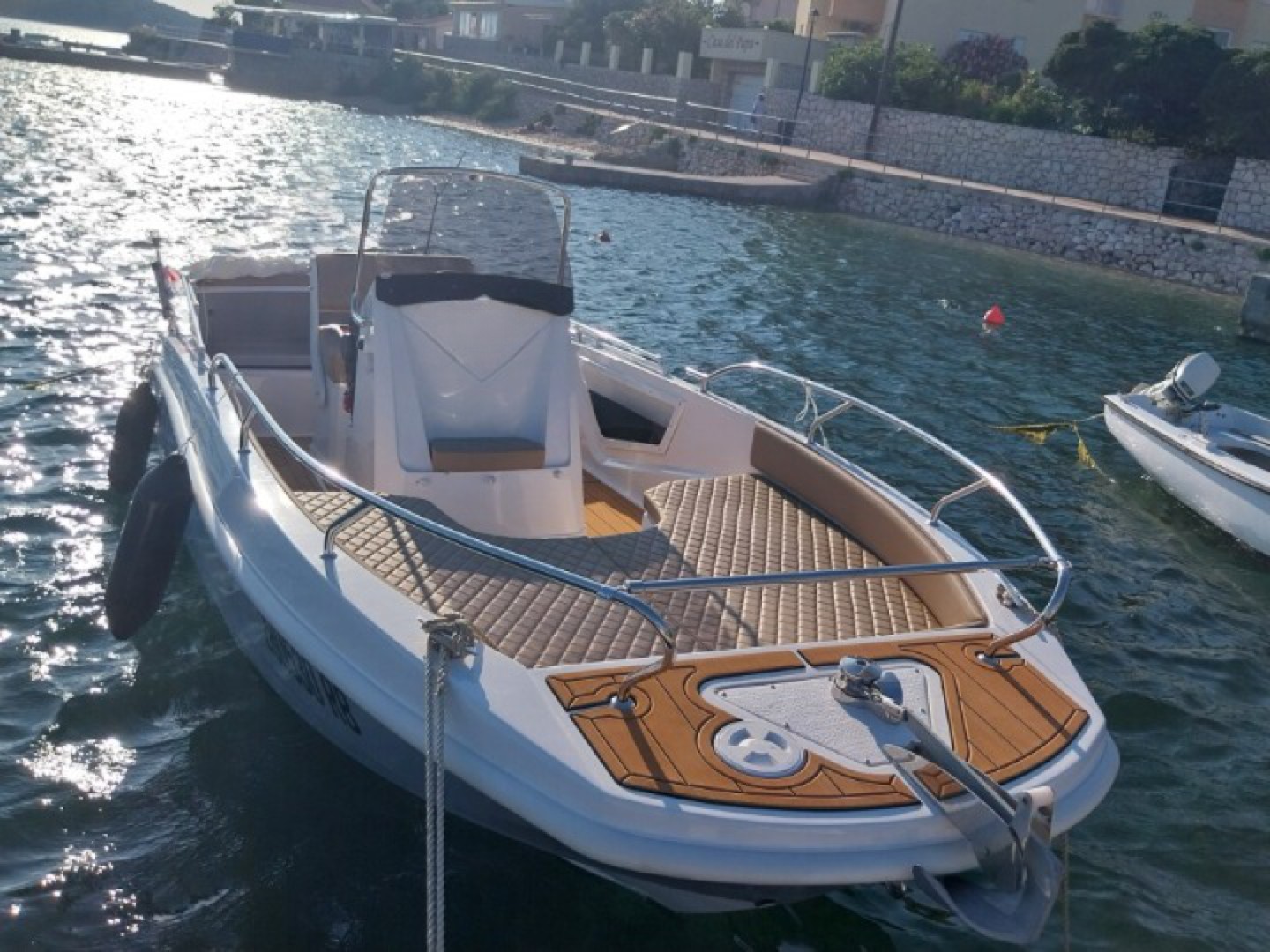 Hire a Motorboat Orizzonti Barqa q20 in Barbat (Barqa Marco Antonio ...