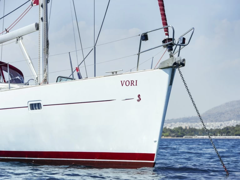 Hire a Bénéteau Oceanis 473 Clipper Alimos