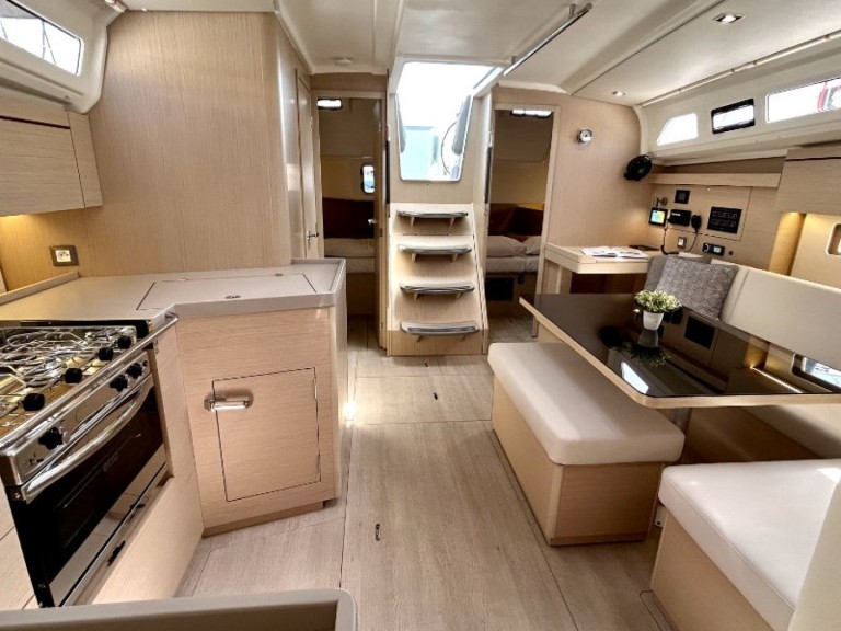 Hire Sailboat Bénéteau with a boat licence