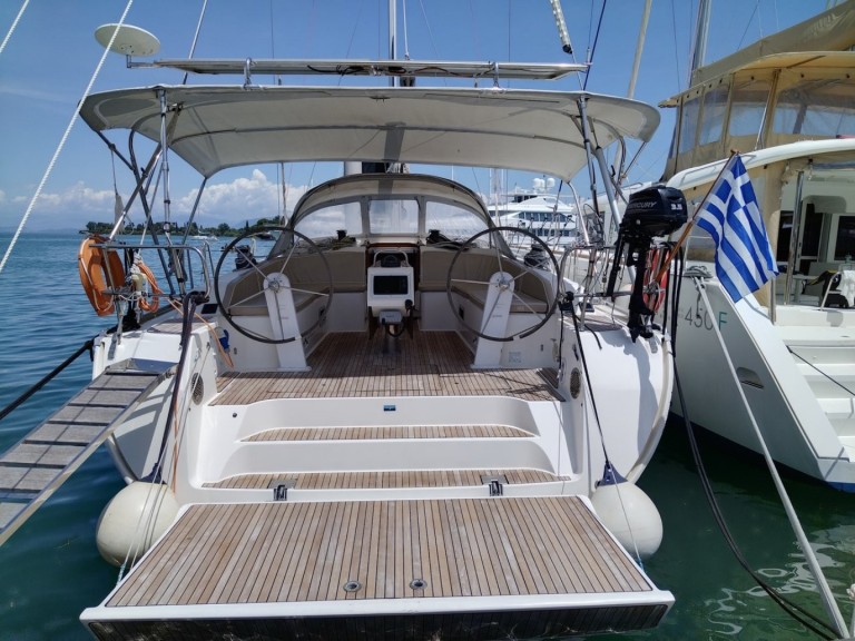 Sailboat to hire Gouvia at the best price
