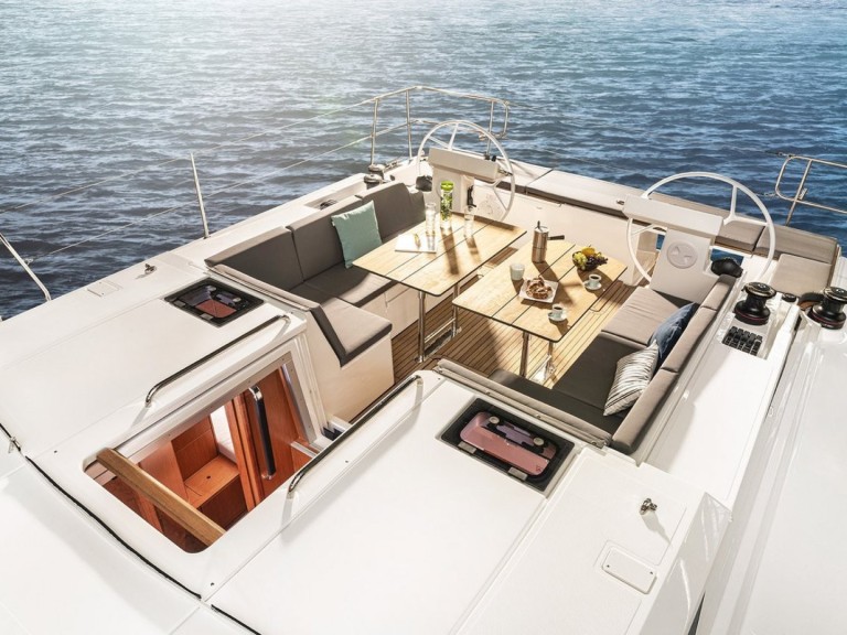 Sailboat to hire Zadar at the best price