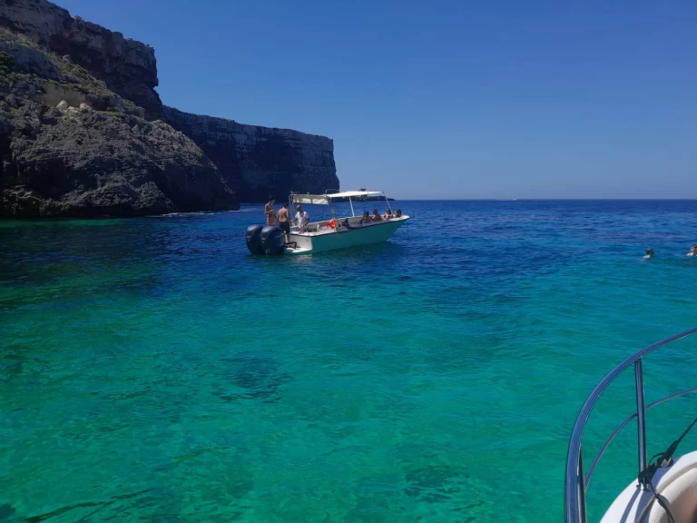 Yacht hire Xemxija cheap Coronet