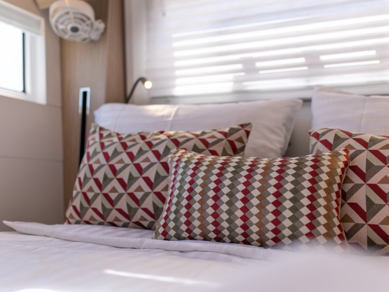 Hire Catamaran Lagoon with a boat licence