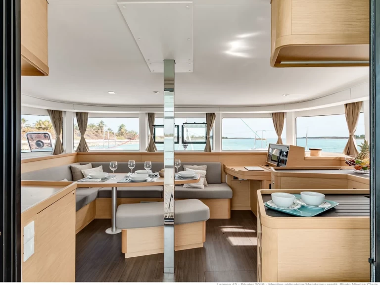 Catamaran hire in Le Marin - Lagoon Lagoon 42