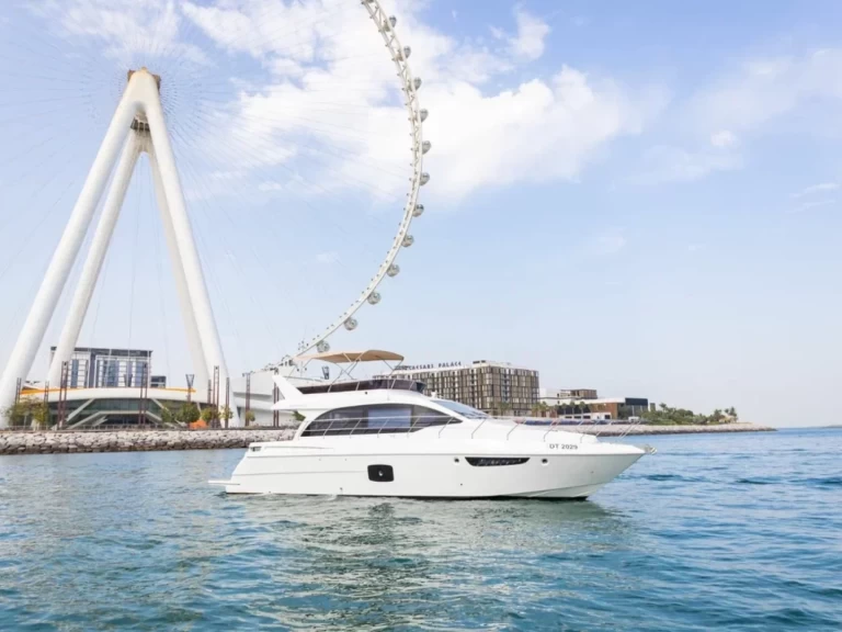 Charter a Neo 52 FEET in Dubai Marina on Samboat