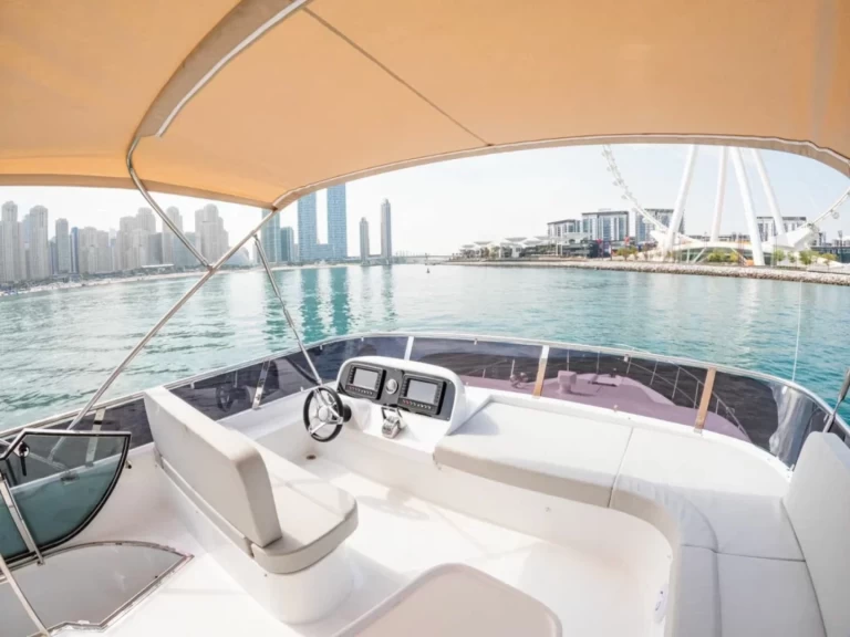 Motorboat to hire Dubai Marina at the best price