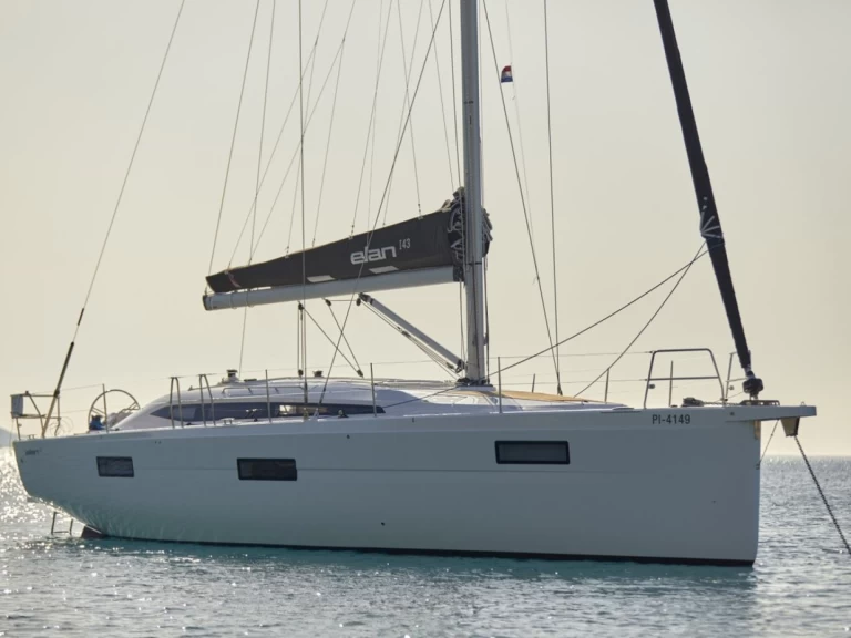 Hire Sailboat with or without skipper Elan Pirovac