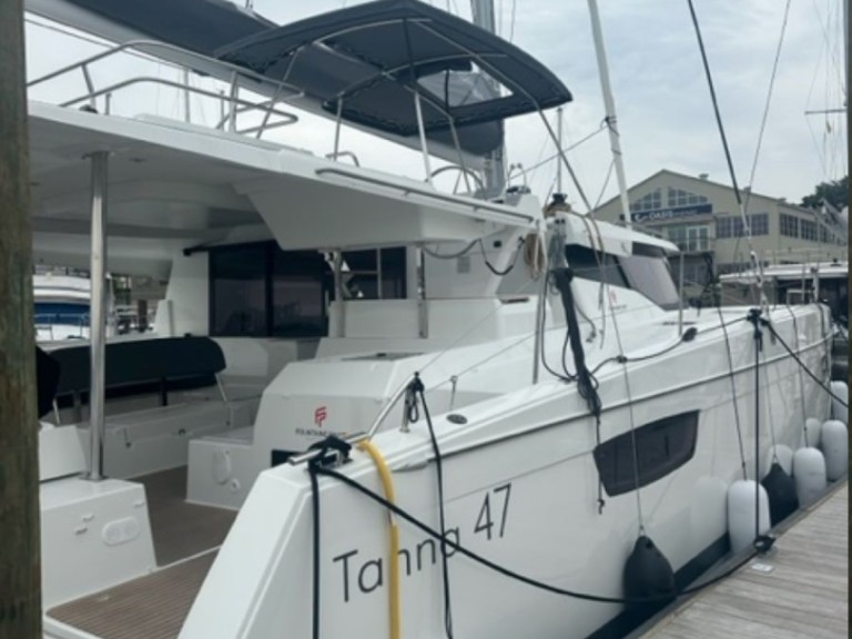 Hire Catamaran with or without skipper Fountaine Pajot Annapolis