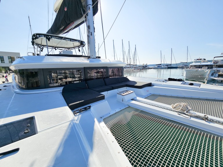 Yacht hire Seget Donji cheap Lagoon 51