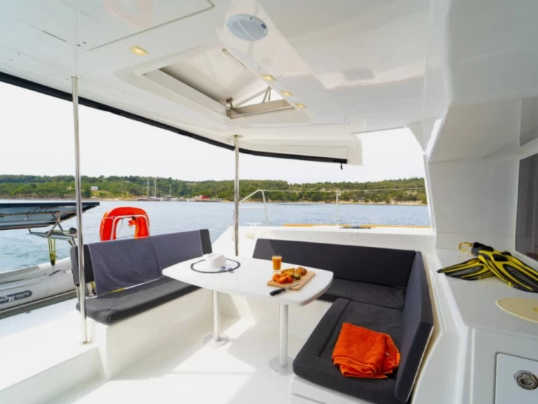 Catamaran hire in Rogoznica - Lagoon Lagoon 450 F