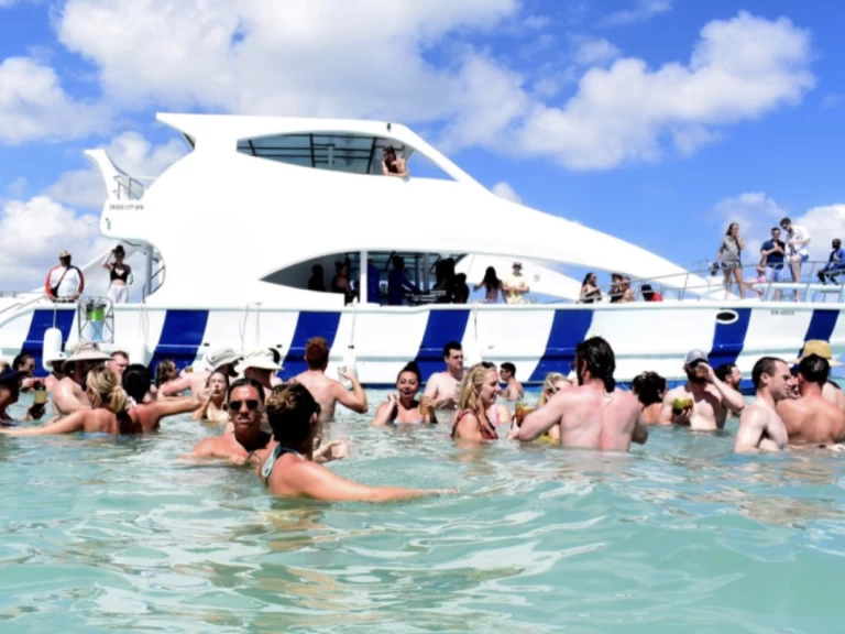 Yacht charter Zona Turistica De Bávaro - Ocean Yachts Ocean Star 60.1 on SamBoat