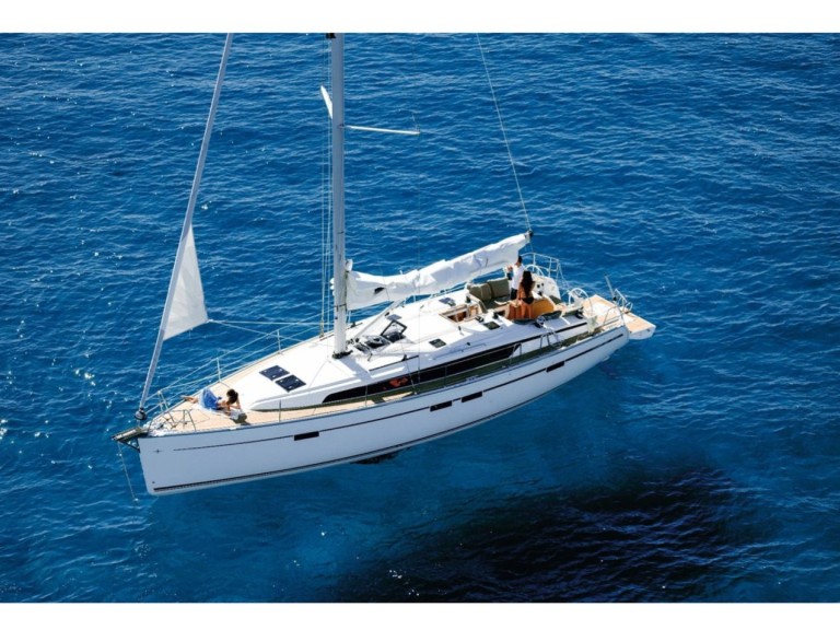 Hire Sailboat Bavaria with a boat licence