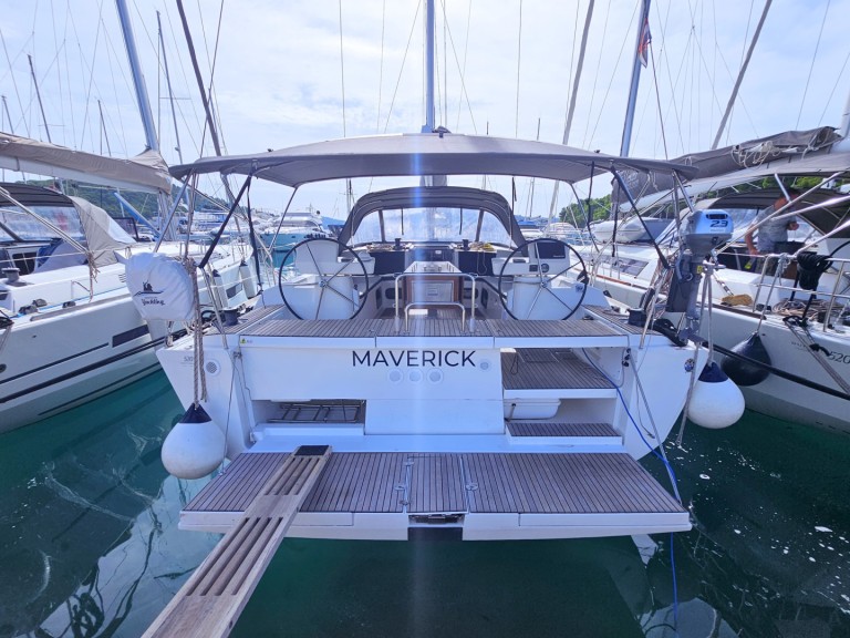 Sailboat to hire Rogoznica at the best price