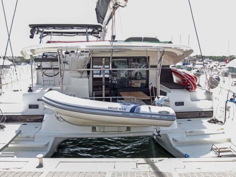 Charter a Lagoon Lagoon 42 in Portocolom on Samboat