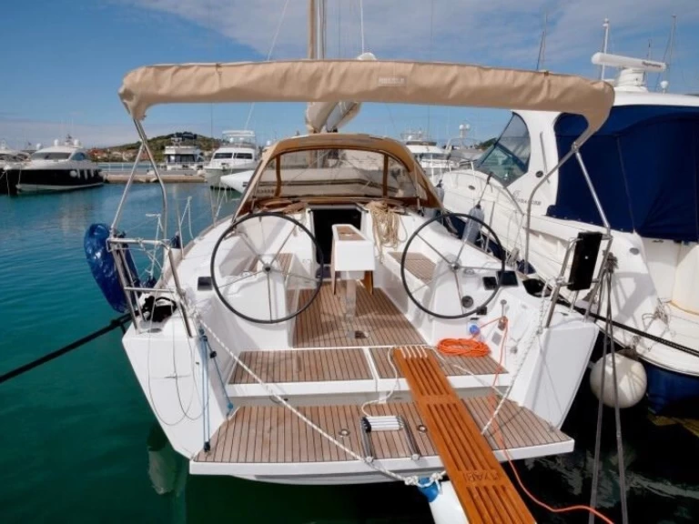 Hire Sailboat Dufour with a boat licence
