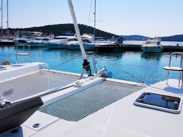 Catamaran to hire Punat at the best price