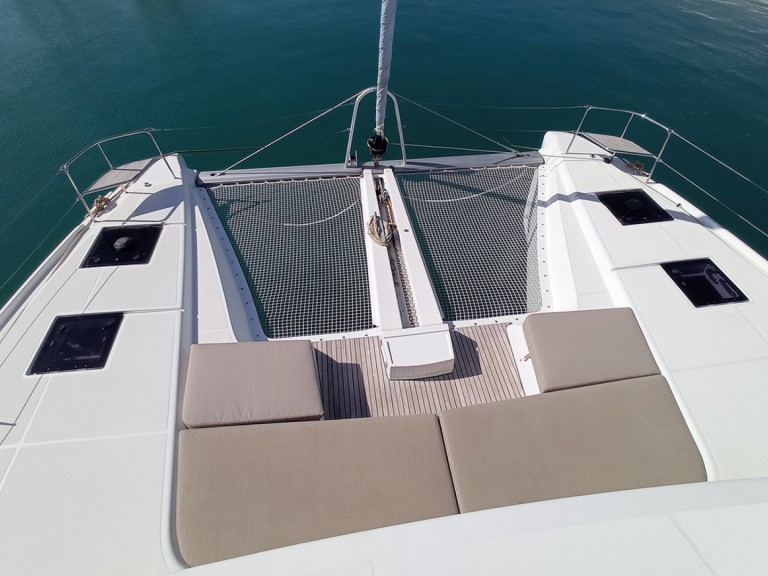 Hire Catamaran Lagoon with a boat licence
