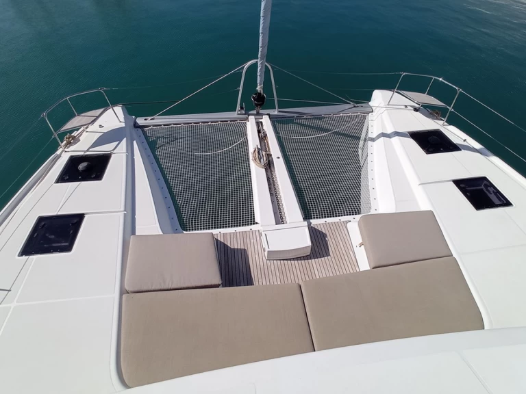 Hire Catamaran Lagoon with a boat licence