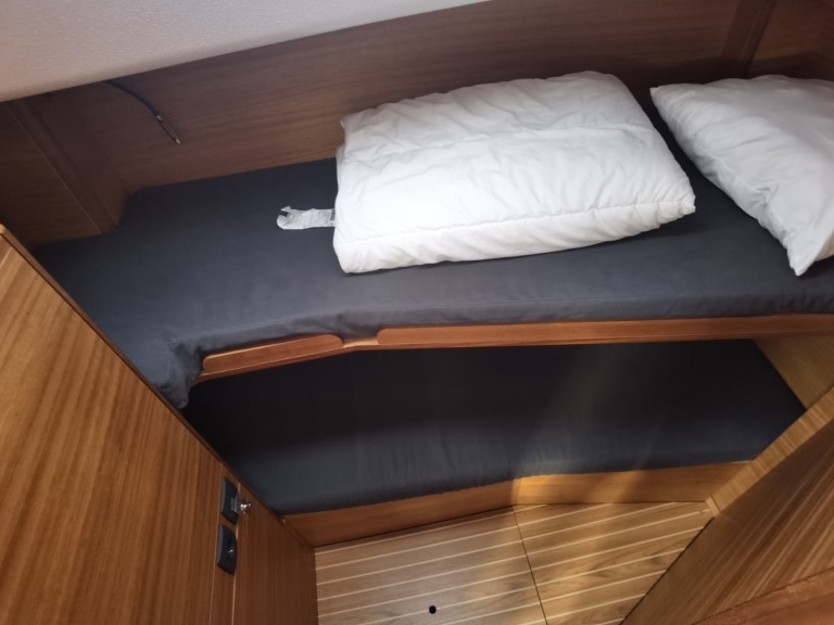 Hire Sailboat Elan with a boat licence