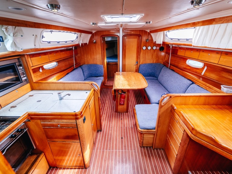 Hire Sailboat with or without skipper Bavaria Betina