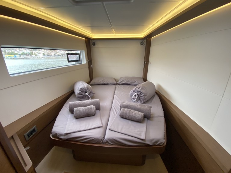 Catamaran to hire Alimos at the best price