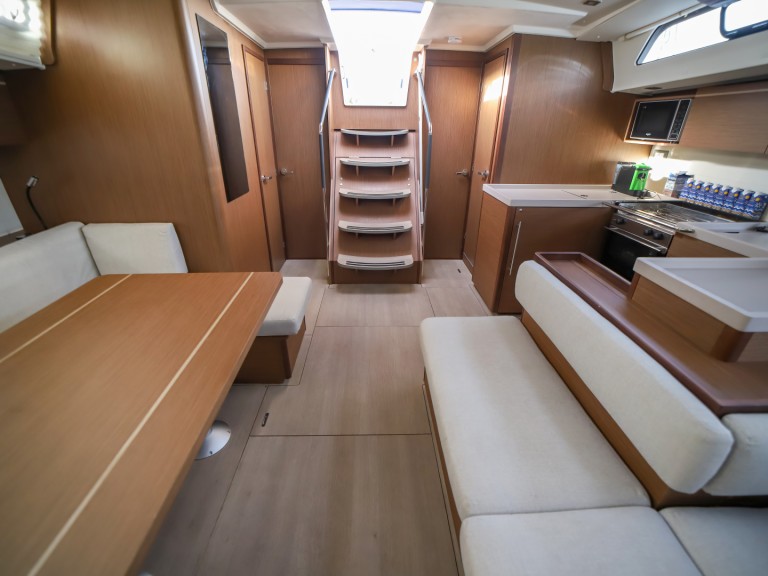 Hire a Bénéteau Oceanis 51.1 Olbia