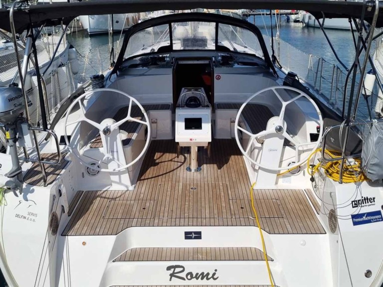 Hire Sailboat Bavaria with a boat licence