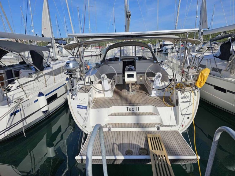 Sailboat to hire Punat at the best price