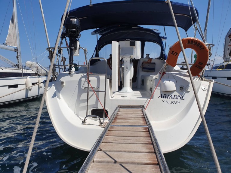 Hire a Bénéteau Oceanis 343 Clipper Préveza