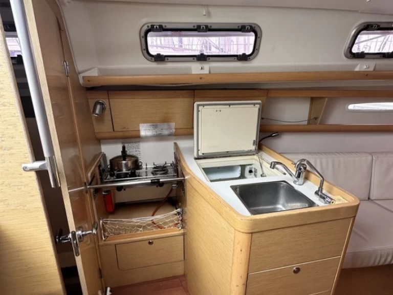 Yacht charter La Rochelle - Bénéteau First 30 on SamBoat