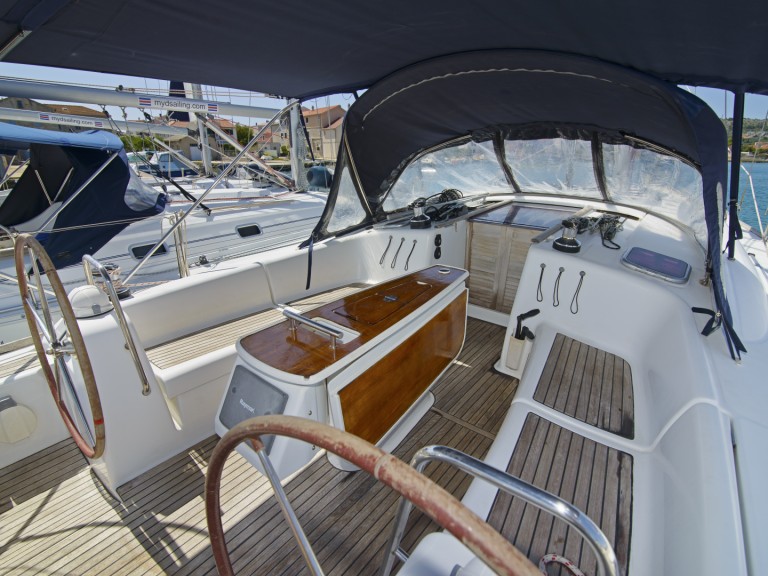 Yacht charter Betina - Bénéteau Oceanis 43 on SamBoat
