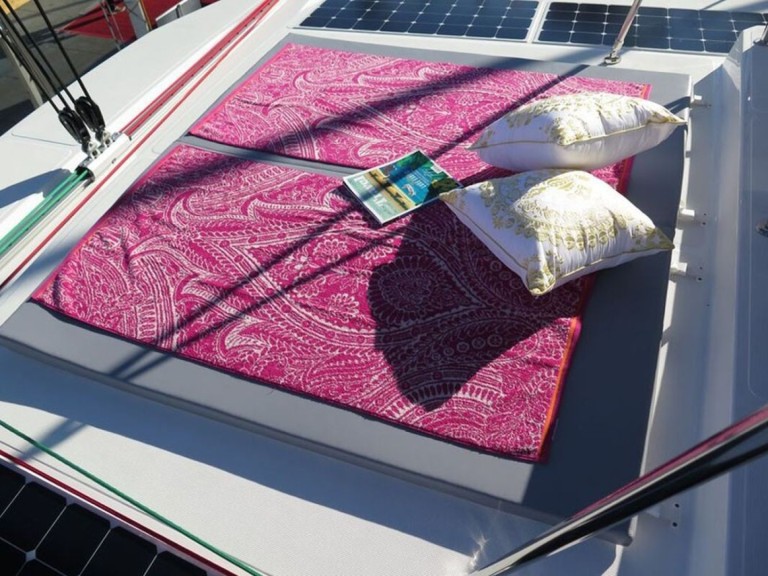 Yacht hire Raiatea Island cheap Bali 4.3