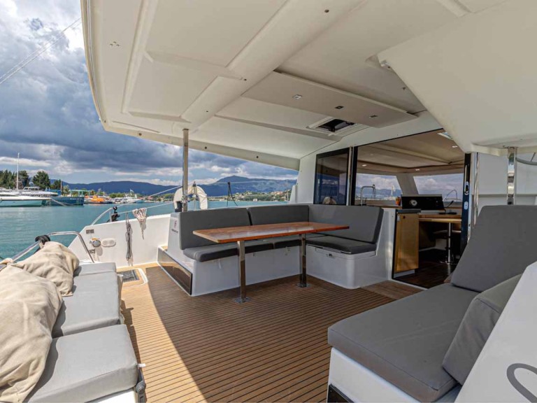 Yacht charter Gouvia - Fountaine Pajot Lucia 40 on SamBoat