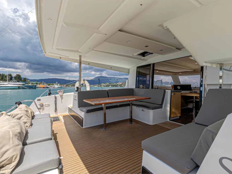 Yacht charter Gouvia - Fountaine Pajot Lucia 40 on SamBoat