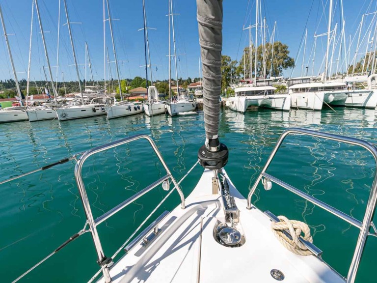 Hire Sailboat with or without skipper Bavaria Lefkáda