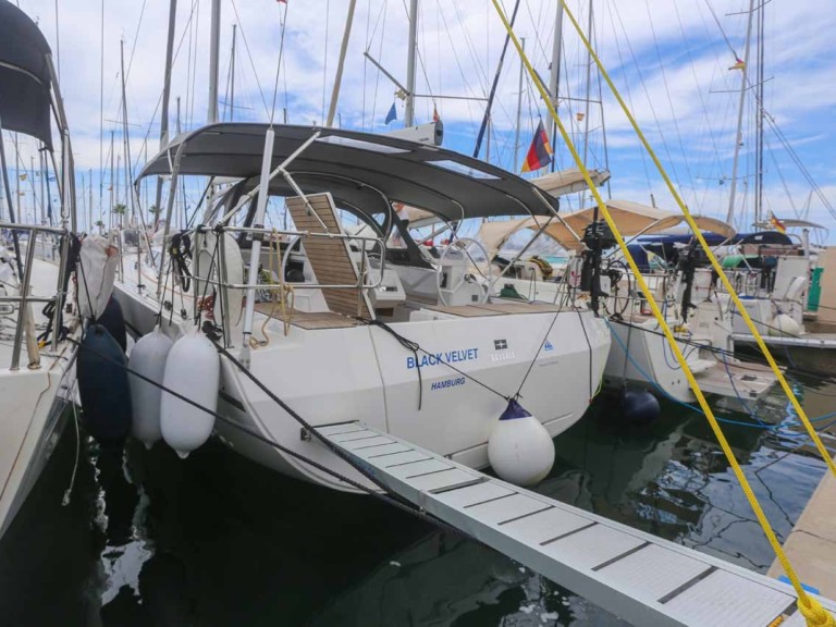 Hire Sailboat with or without skipper Bavaria Palma de Mallorca