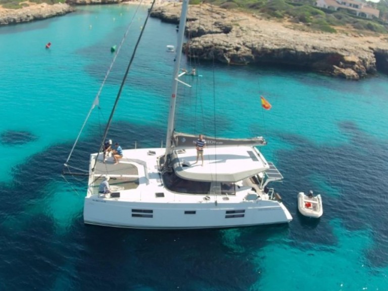 Catamaran to hire Pula at the best price