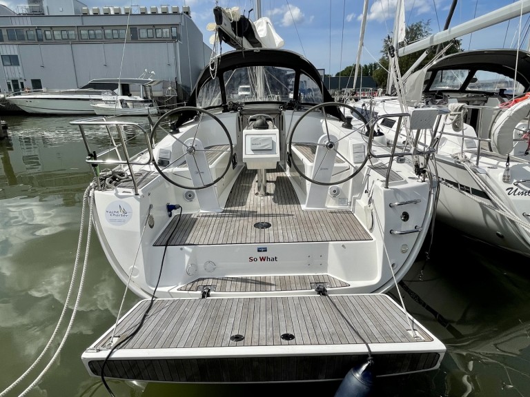 Hire a Bavaria Cruiser 34 Saltsjö Pir Marina