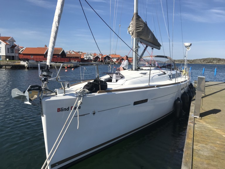 Sailboat hire in Göteborgs stad - Jeanneau Sun Odyssey 449