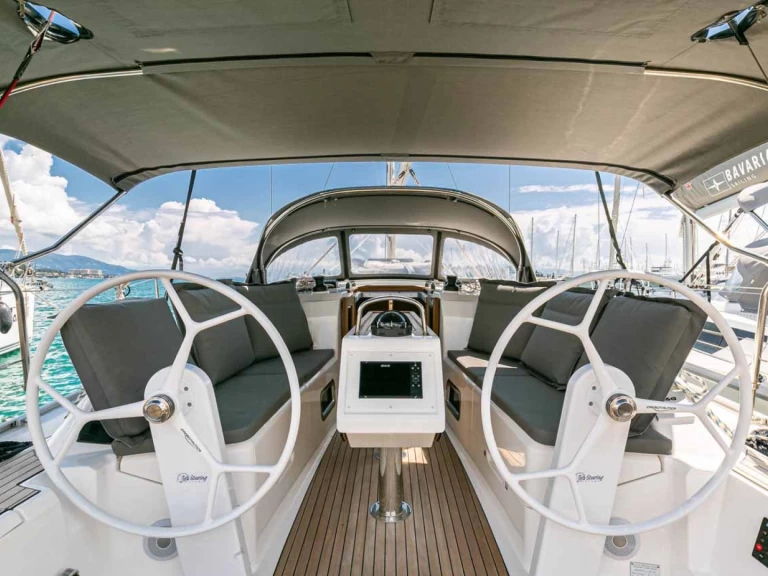 Hire Sailboat Bavaria with a boat licence
