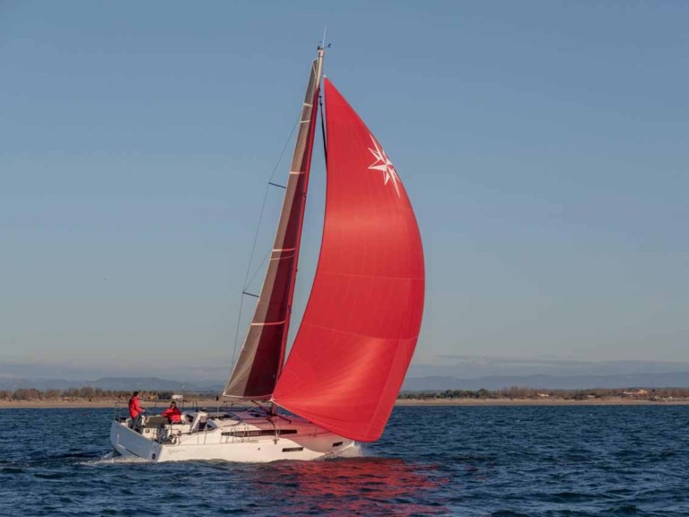 Hire Sailboat with or without skipper Jeanneau Palma de Mallorca