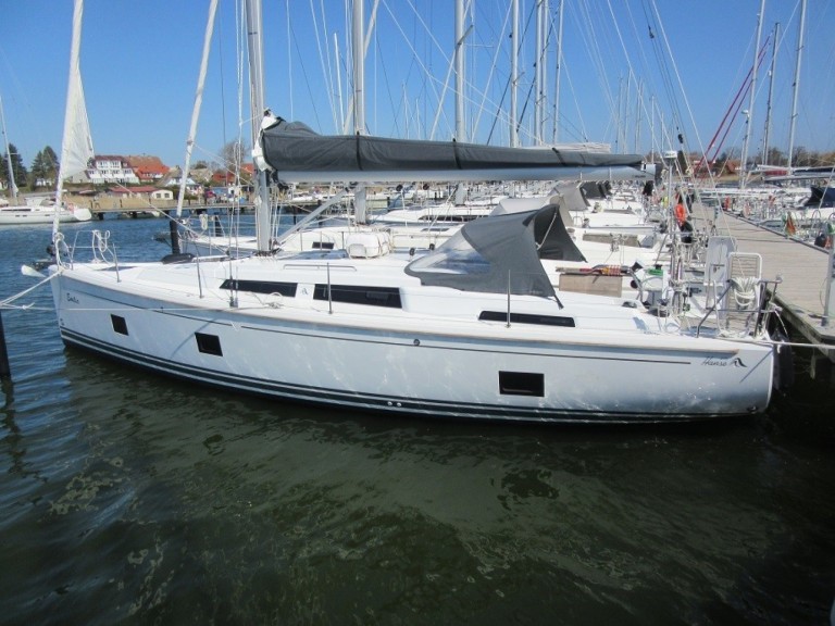 Charter a Hanse Hanse 418 in Saltsjö Pir Marina on Samboat