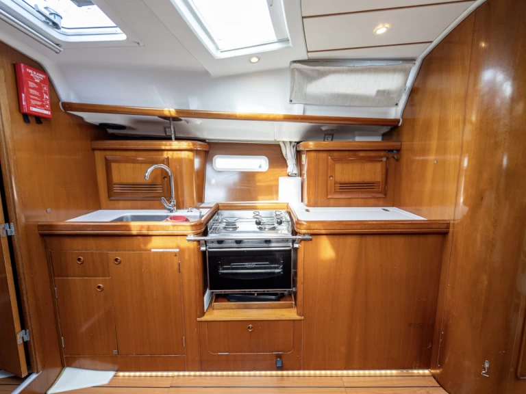 Sailboat hire in Kavála - Bénéteau Oceanis 393 Clipper