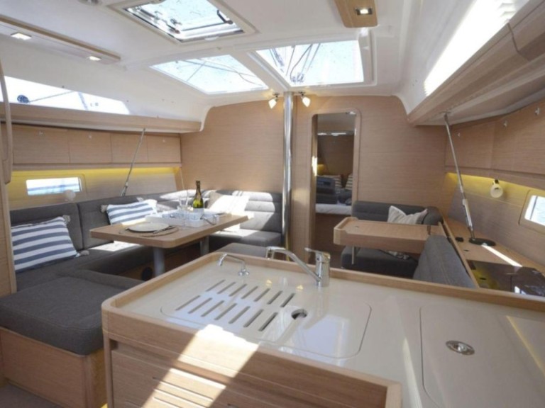 Charter a DUFOUR 412 GL DUFOUR 412 GL in La Rochelle on Samboat