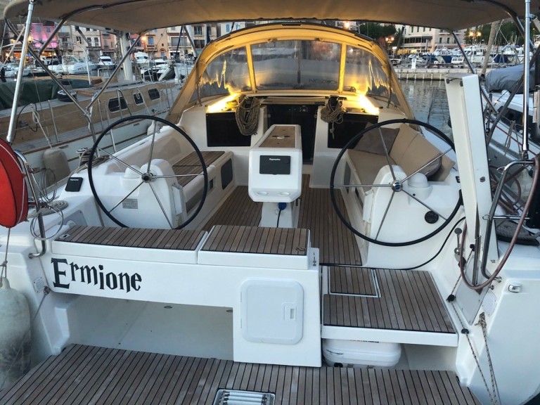 Yacht hire La Rochelle cheap DUFOUR 412 GL